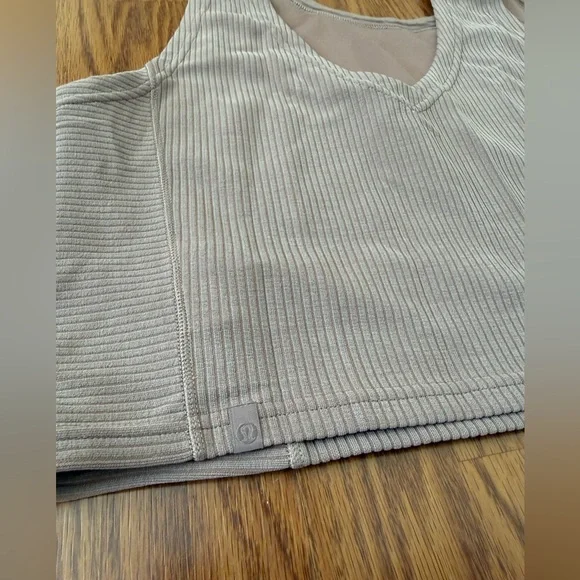 Lululemon Ribbed Softstreme Cropped Tank Top in Taupetastic NWOT Size 12 - Picture 9 of 12